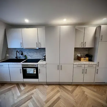 Zentral Und Modern Loft Im Herzen 6p شقة